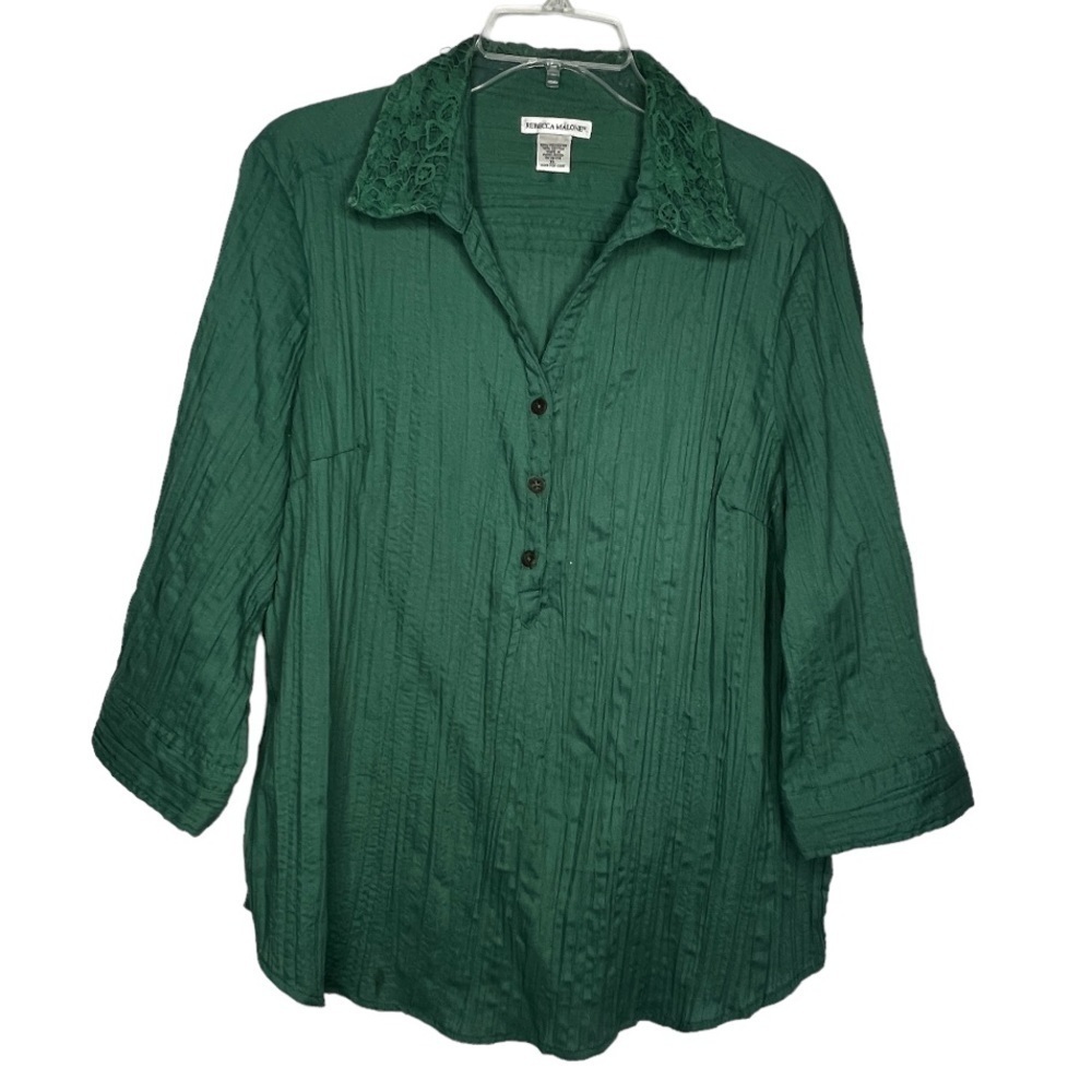 Rebecca Malone Green Shirt‎